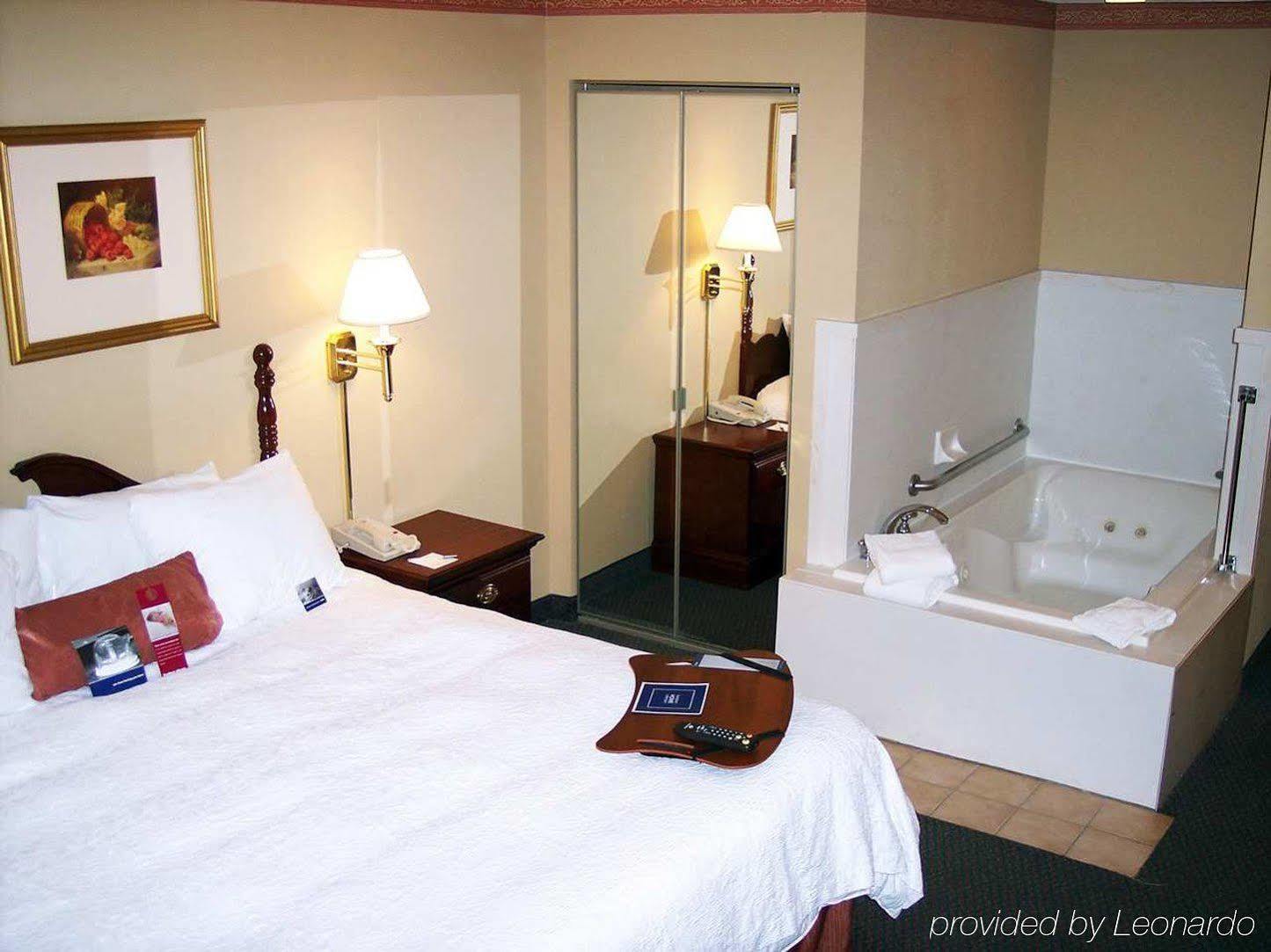 Hampton Inn South Haven Room photo