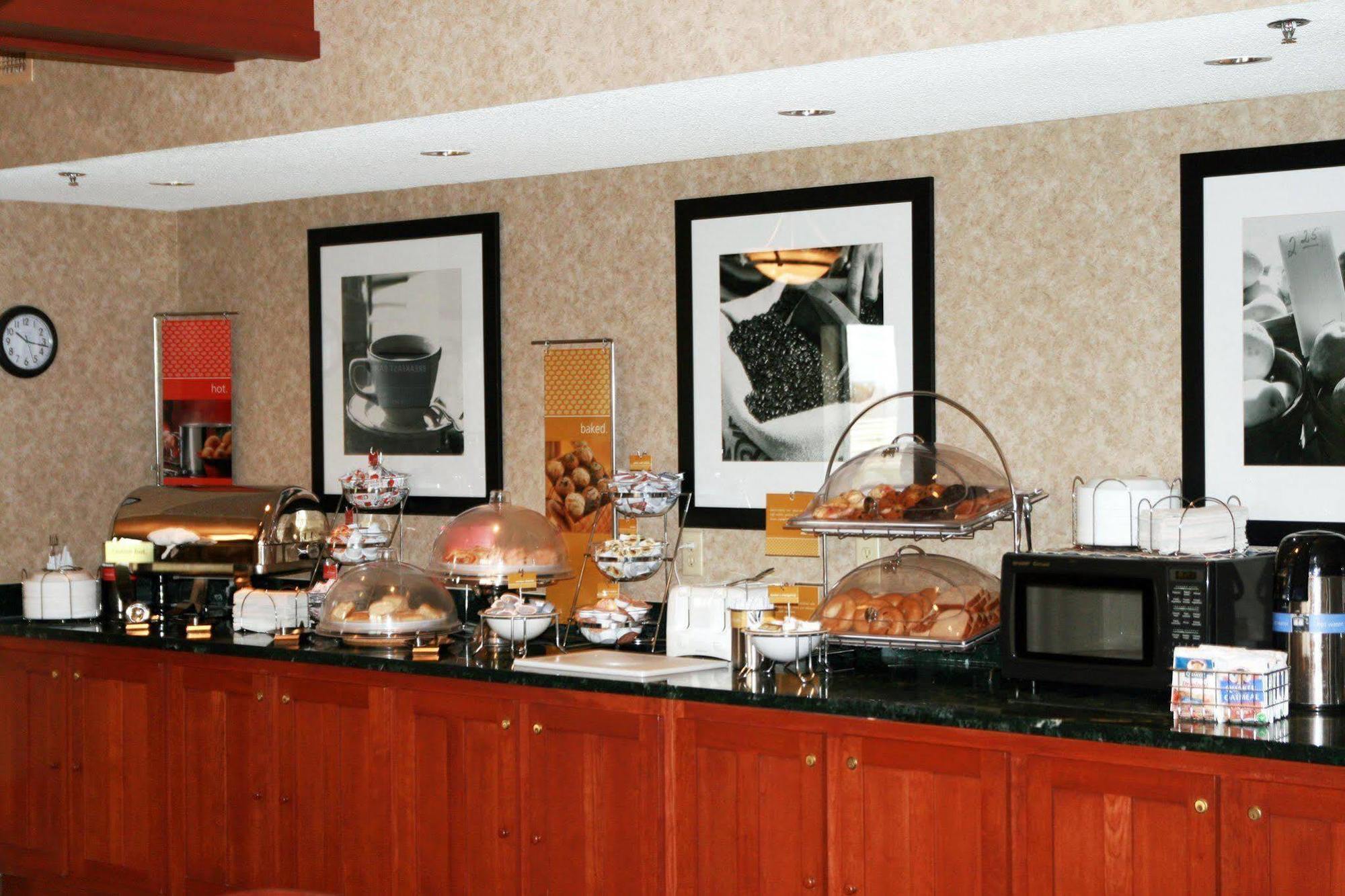 Hampton Inn South Haven Restaurant photo