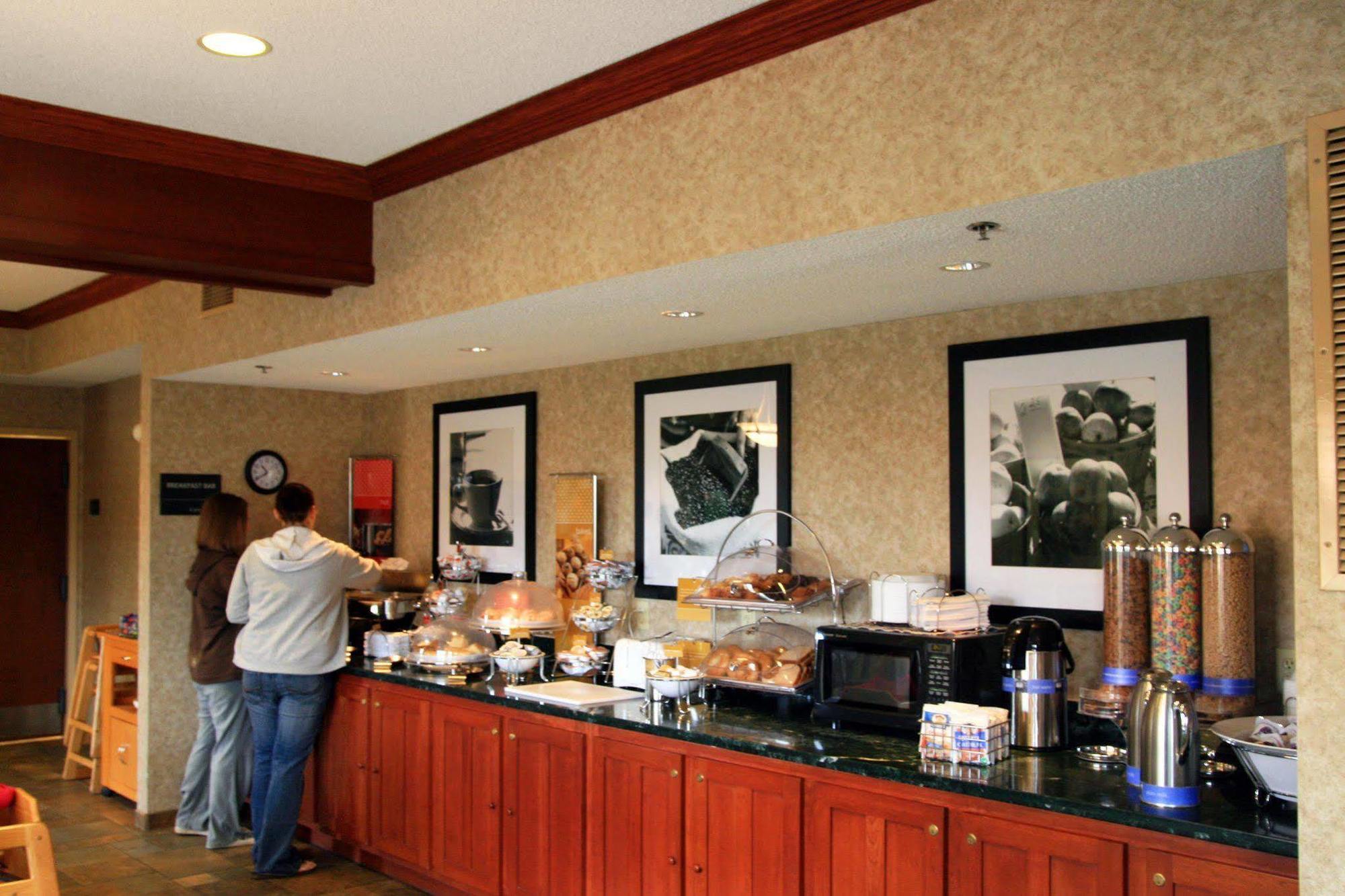 Hampton Inn South Haven Restaurant photo